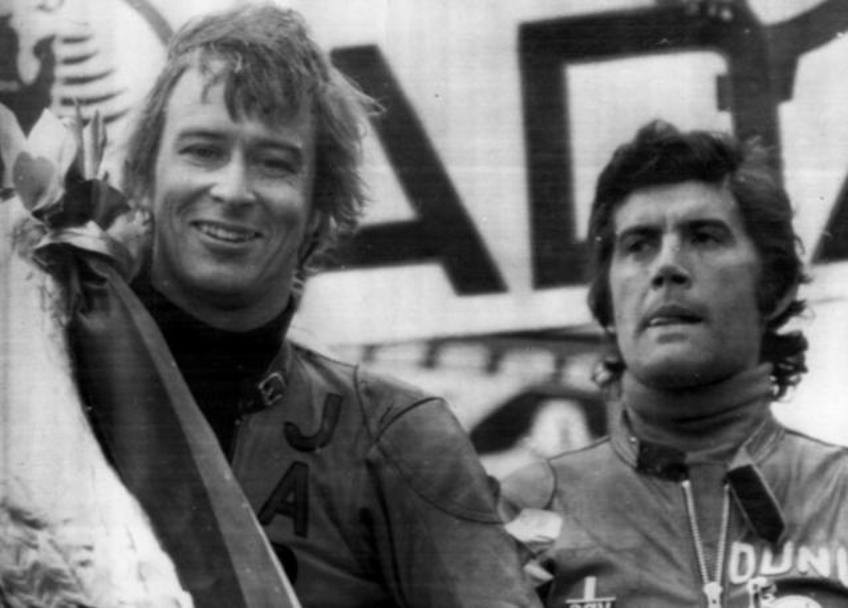 Jarno Saarinen (Fin) con Giacomo Agostini (a destra)